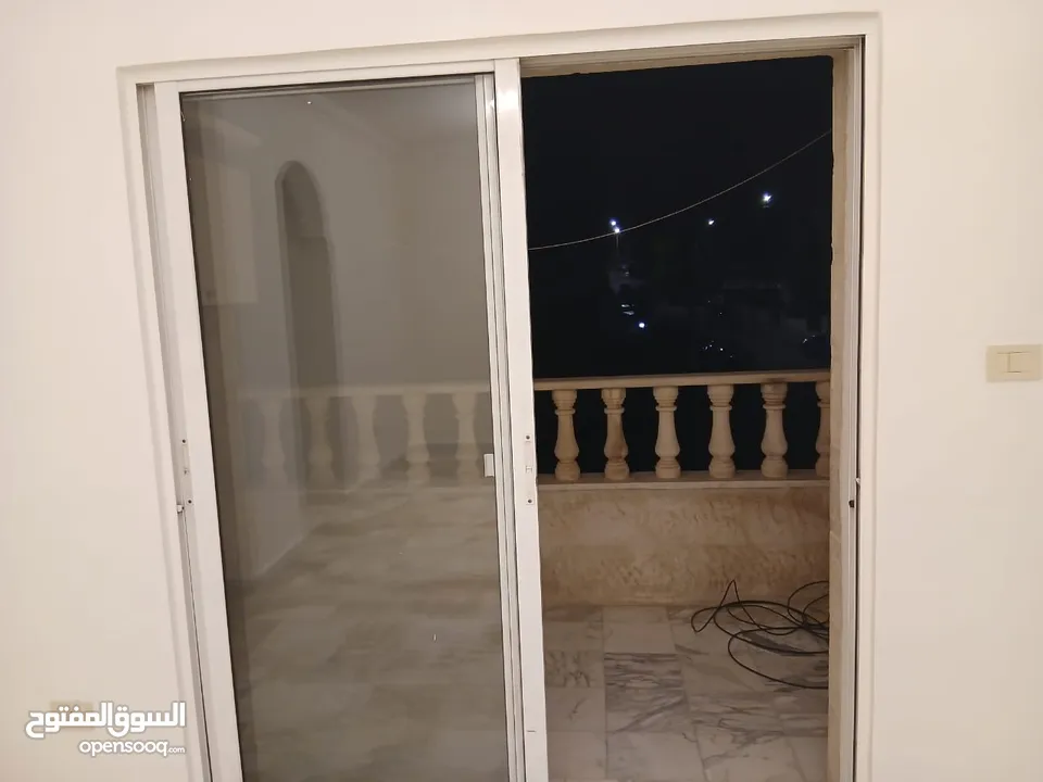 شقة فارغة  للإيجار في خلدا قرب دوار السكر ( 145م ) , طابق اول ,3 غرف نوم وحدة ماستر من المالك مباشرة