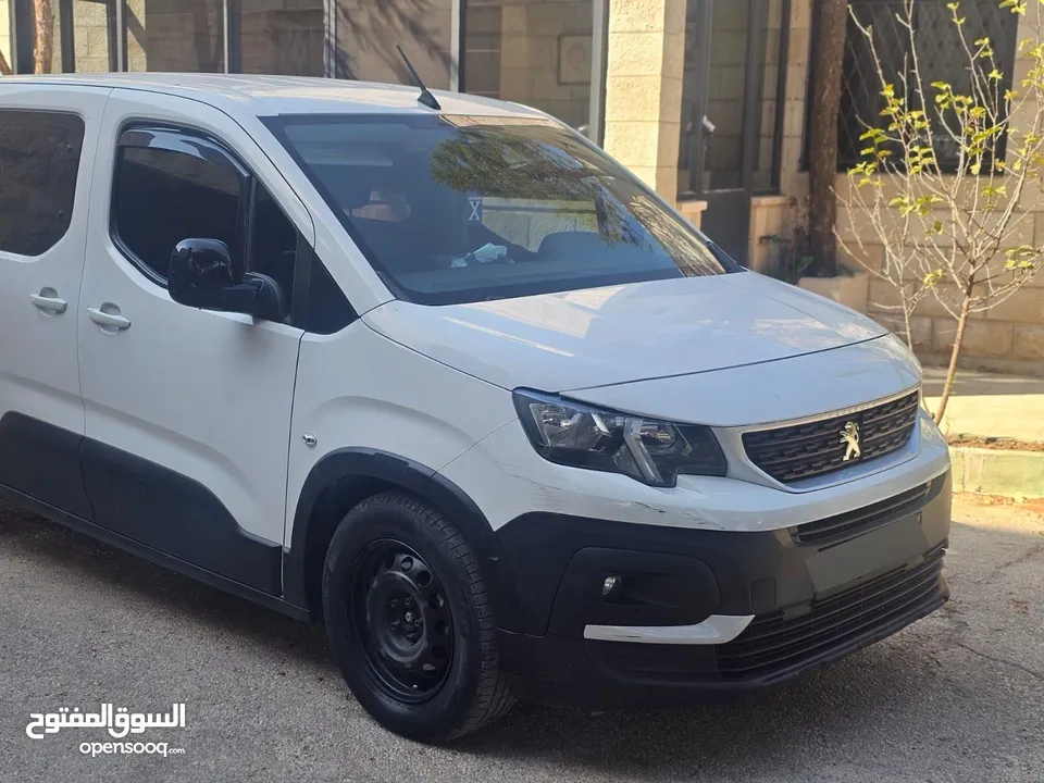 بيجو ريفتر 2022