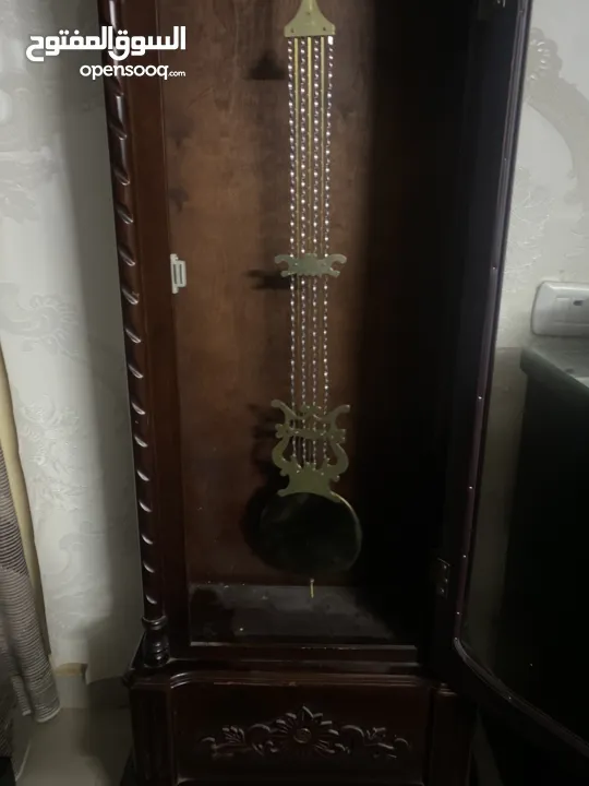 ساعة اثرية لديكور المنزل