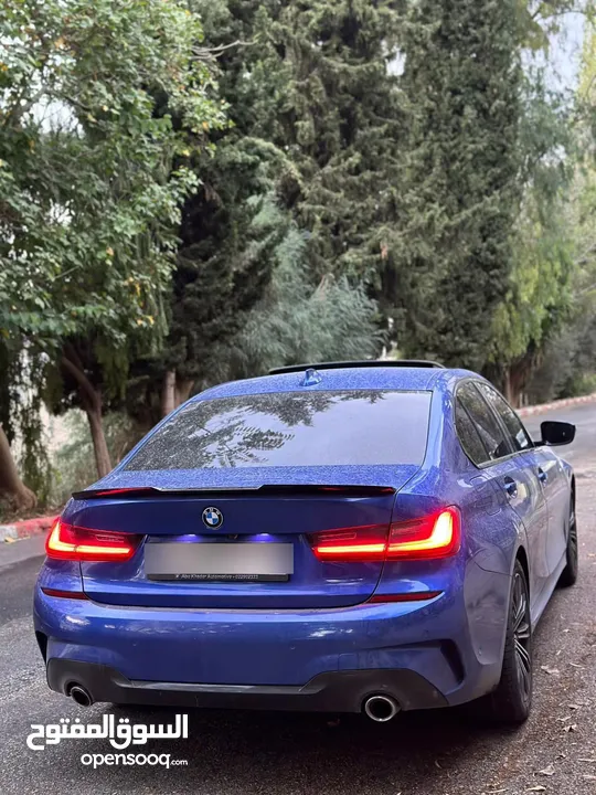 فرش بني مميزBMW 320i 2022