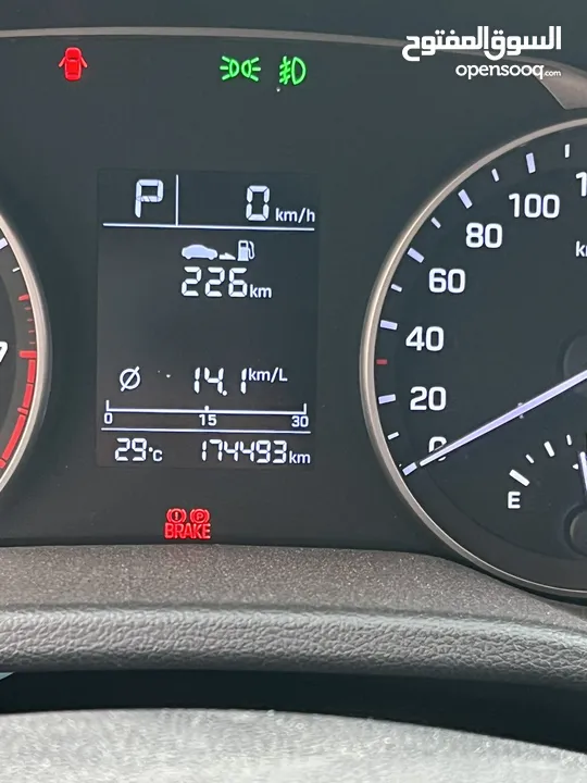هيونداي افانتي AD بحالة الوكالة  تشغيل  عن بعد  واضافات مميزة جداً وحصرية ولون مميز وفحص نظيف