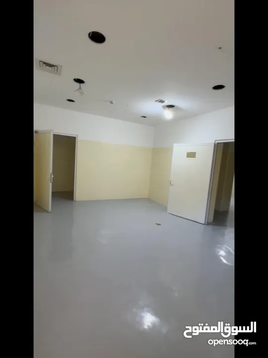 ‎ مجمع صناعي 4 طوابق في منطقة التجمعات الصناعية التنموية من المالك