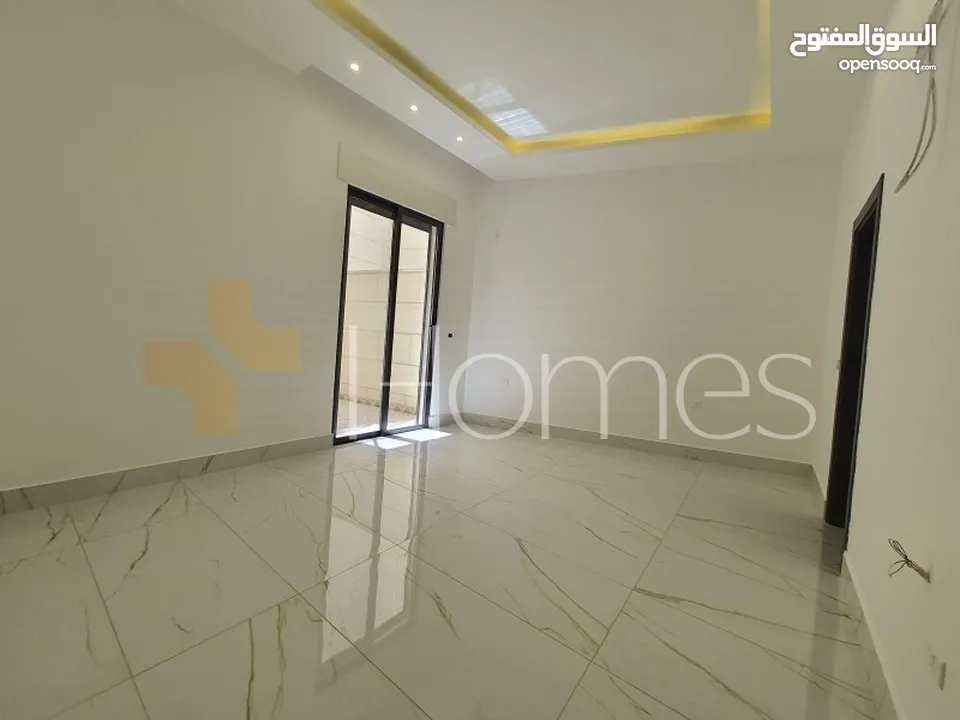 شقق ارضية مع مسبح و حديقة للبيع في رجم عميش بمساحة بناء240م