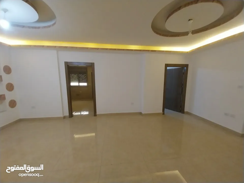 شقه ديلوكس للبيع بسعر مغري