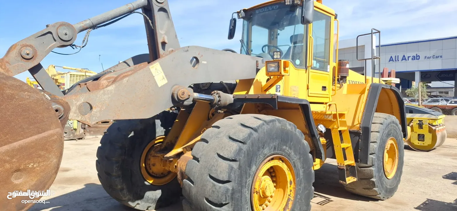 جرافات عدد 2  Volvo F180 +Volvo E180
