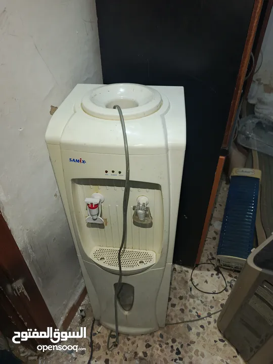 كولر ماء شغال بحلة ممتازة للبيع