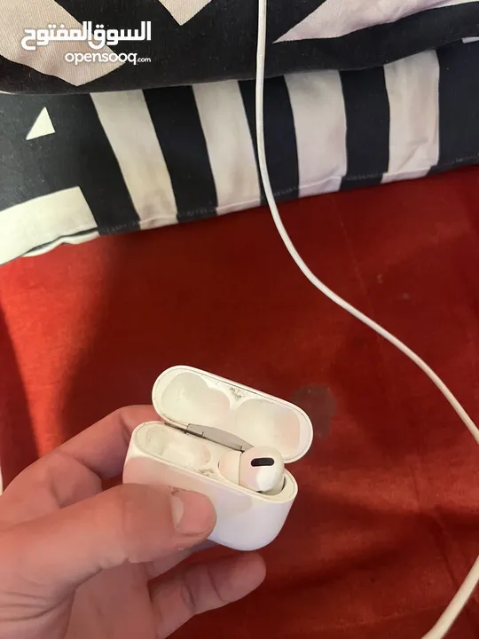 airpods pro 1 بحاله ممتازه فرده وحده