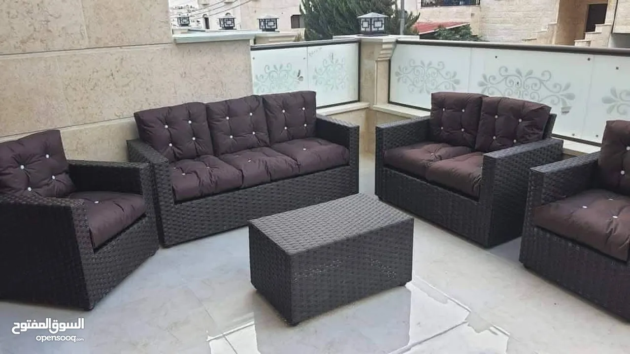 جميع ما تحتاج من اغراض الحديقه والمنزل تجدوه لدينا عشب صناعي واطقم رتان حديد وخشب وبلاستك عضم وباركي