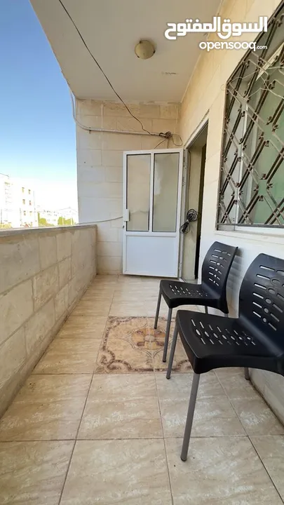 شقة مفروشة طابق مستقل للايجار قرب دوار صحارى                                                ،..