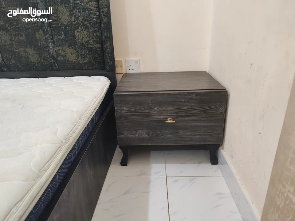 Full Bedroom Set for sale in excellent condition غرفة نوم كاملة للبيع