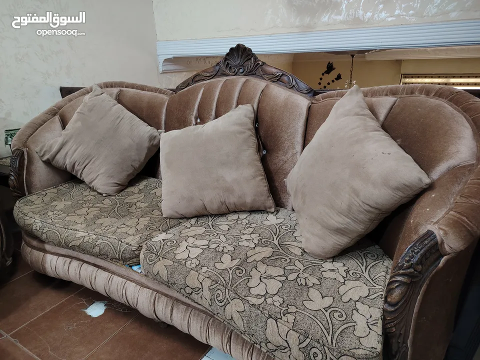 عفش بيت بحالة وأجهزة كهربائية بحالة الوكالة للبيع المستعجل