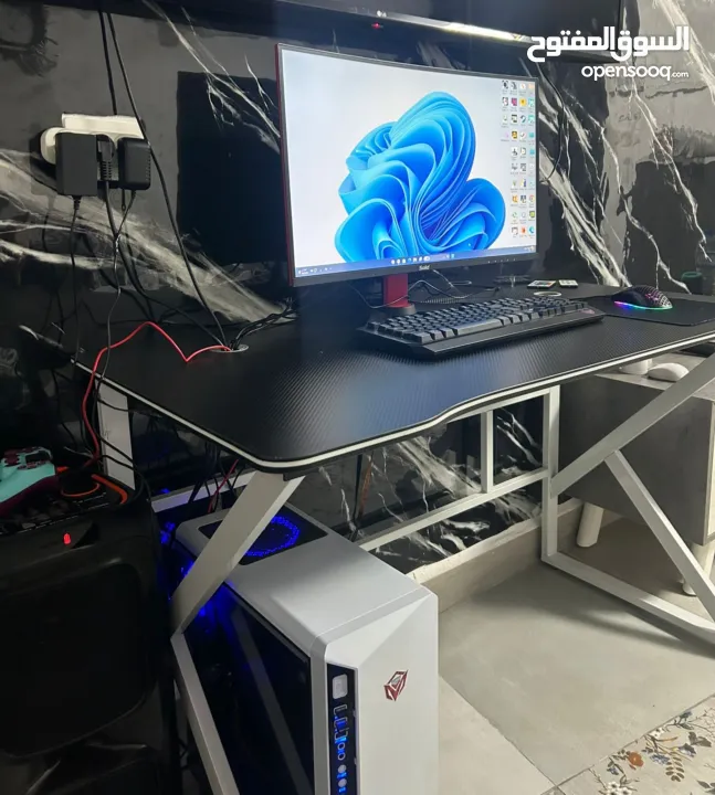 كمبيوتر بيشغل كل الألعاب الحديثة استعمال بسيط