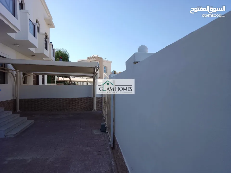 Glamorous 7 BR villa for sale in MQ Ref: 635J