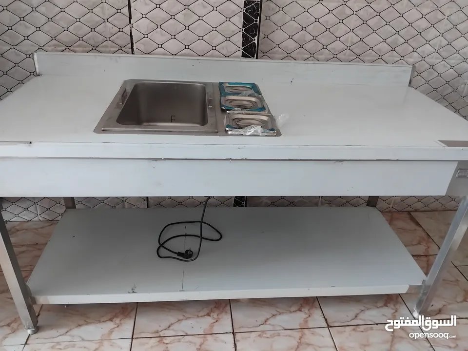 معدات وخط إنتاج مشغل دوناتس للبيع في عمان قابل للتفاوض للمهتمين فقط