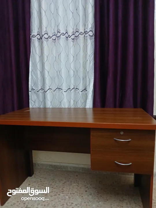 مكتب جديد لم يستعمل بعد بني بحالة الوكالة