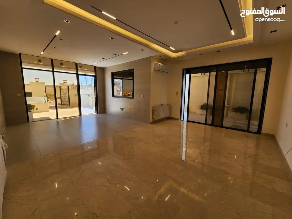 شقة ارضية للبيع في منطقة الصنوبر - ref : 14432