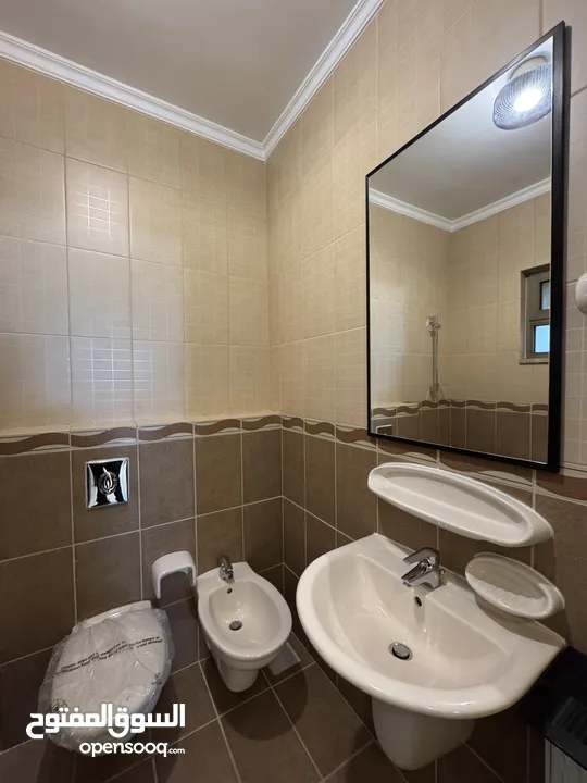 شقة 3 غرف نوم باطلالة رائعة في عبدون  ( Property 43136 )-175084200
