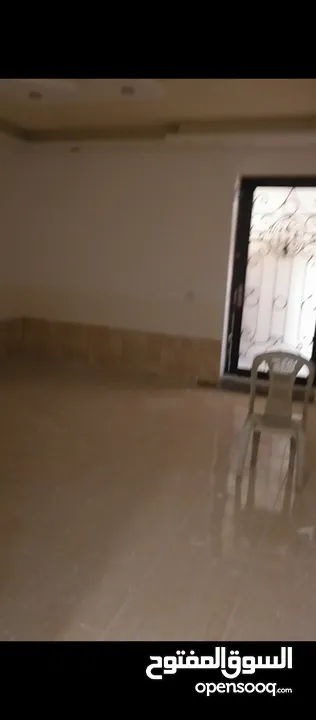 شقف للبيع من المالك مباشره تشطيب سوبر ديلوكس مطبخ امريكي خشب جاهر