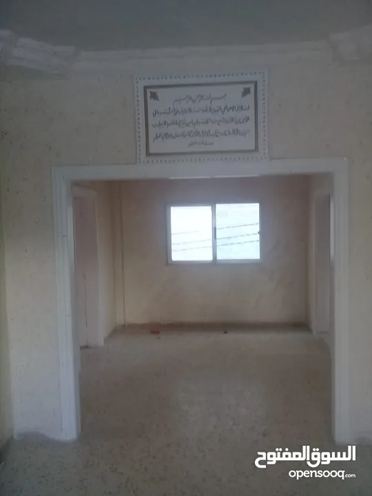 بيت طابقين منفصلات للبيع في اربد
