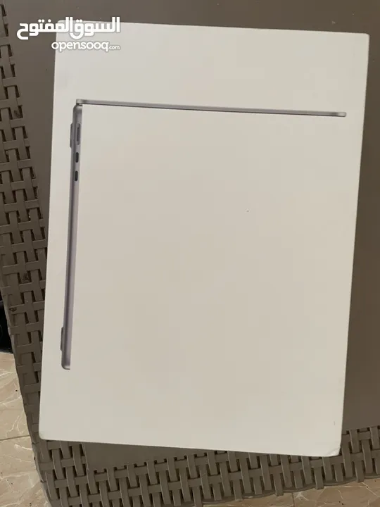 ماك بوك اير 2022 m2 حالة ممتازة MacBook Air very good condition with box and original charger