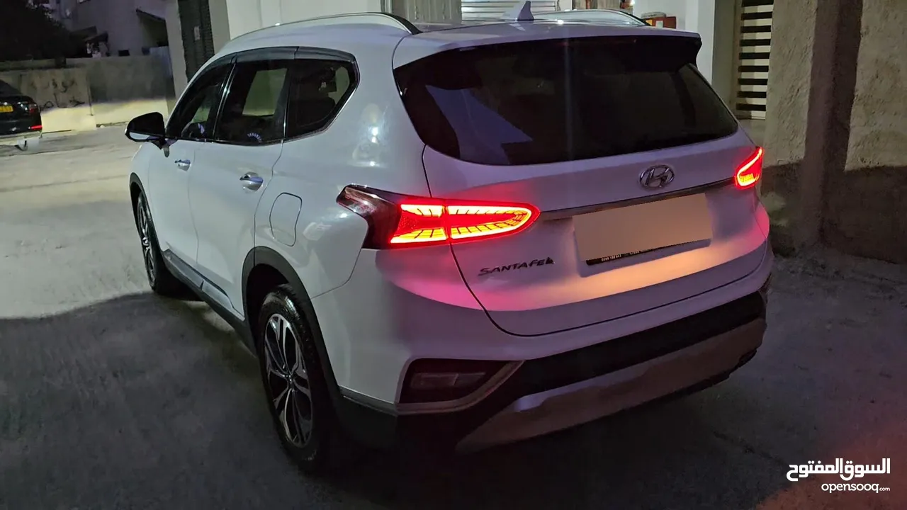 هونداي سنتافيه 2020 ترخيص 19 للبيع. 7 ركاب اصل .عداد قليل