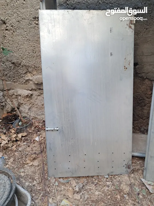 خزانة غاز 3 اسطوانات كبيرة