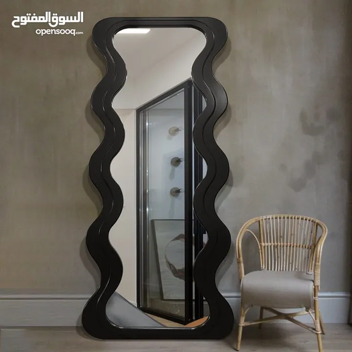 خلي كل نظرة بالمرآة لحظة جمال مرايا ستاند بإطار مخملي فاخر لمسة فخامة تضيفينها لأناقتك اليوم