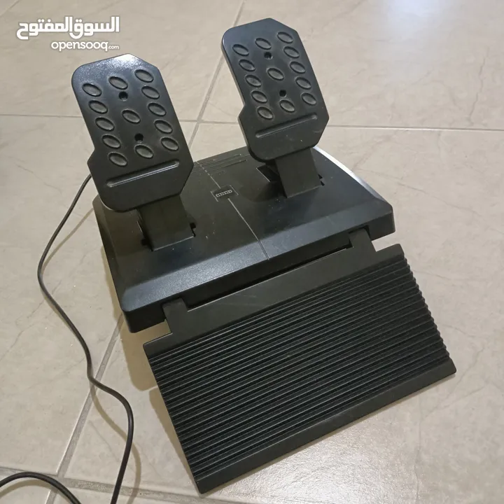 سترينج بلايستيشن اصلي من شركة بلايستيشن مستعمل بحالة الوكاله تم استعماله مرتين فقط يشتغل على ps4 ps3