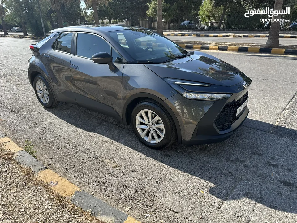 تويوتا CH-R هايبرد موديل 2024 الشكل الجديد كلياً مميزه للبيع