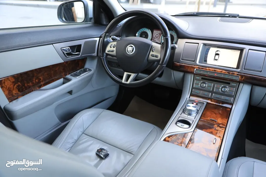 Jaguar XF 2009 3.0L    جاكوار xf 2009 وارد الوكالة / صيانة الوكالة  قاطعه مسافه 88 الف كيلو فقط