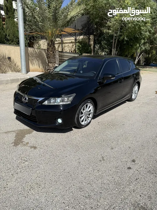 لكزس CT200 موديل 2012