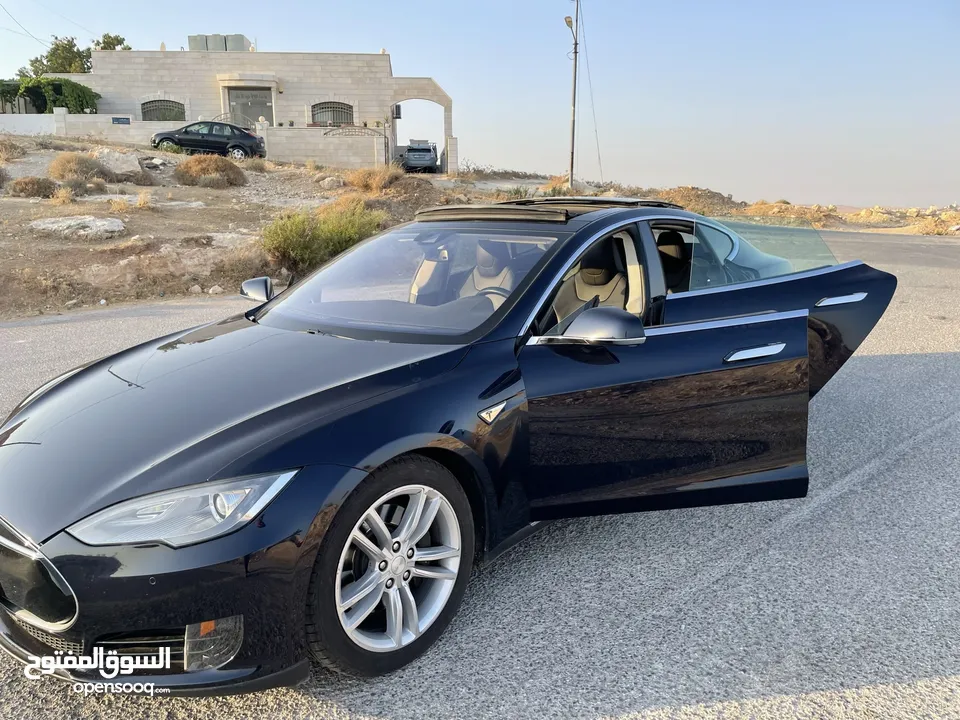 Tesla 70D 2015تسلا 2015 للبيع