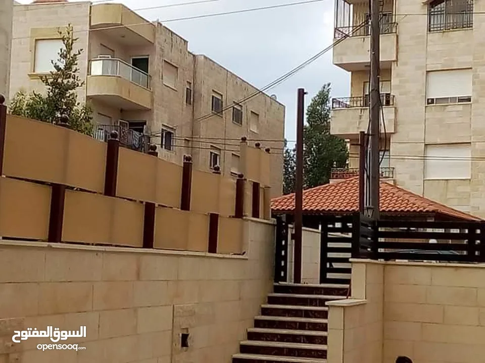 نقوم بتركيب جميع انواع المظلات والشوادر الشد والاشرعه والبراقولات واللكسان بسعر منافس جدا جدا