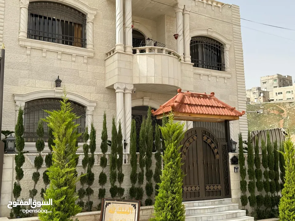بيت مستقل طابقين والبناء جديد مساحه الارض 330 م مساحه البناء كل طابق 170 م واجهه حجر منطقه ام نواره