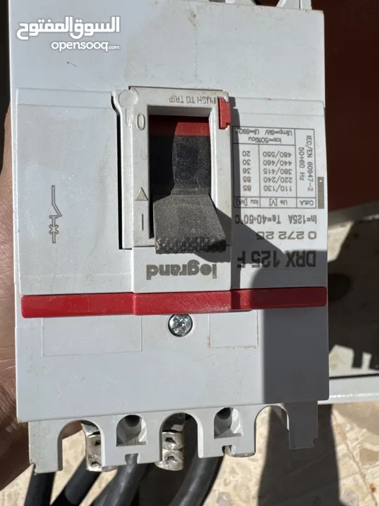 كيبلات كهرباء 3 فاز مع قاطع 125 وصندوق