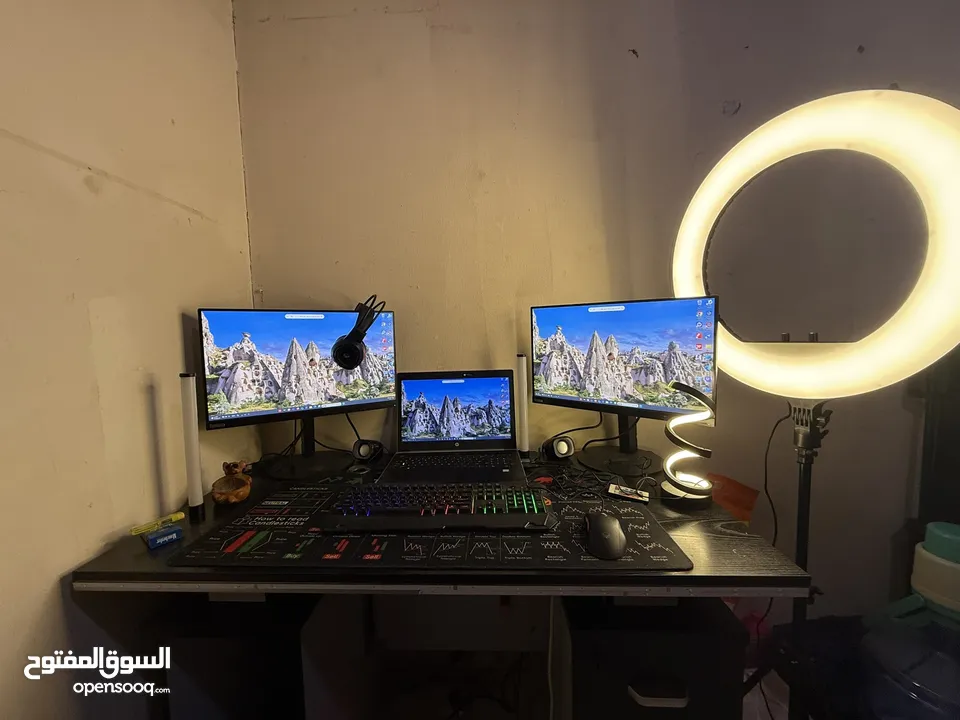 جهاز لابتوب hpمع شاشتين 168hz Lenovo مع طاولة gaming+كرسي gaming + اضاءة spotlight + جميع الملحقات