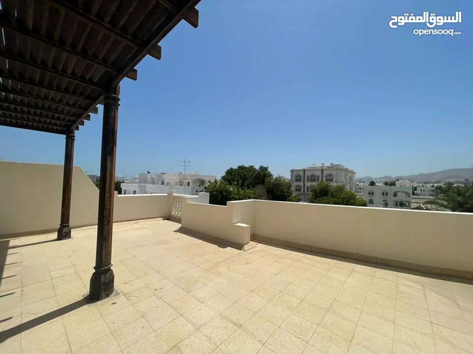 4 + 1 BR Well Maintained Townhouse in Shatti Al Qurum