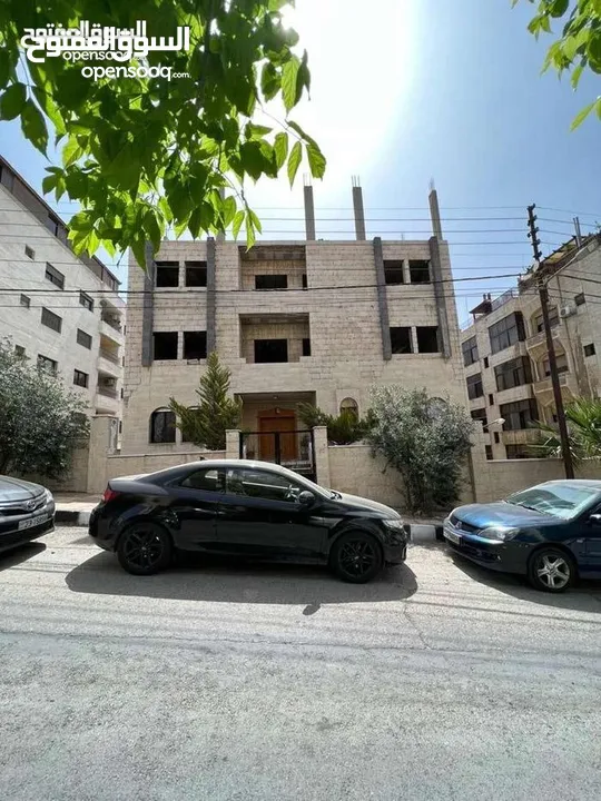 شقة بدون تشطيب في الجاردنز