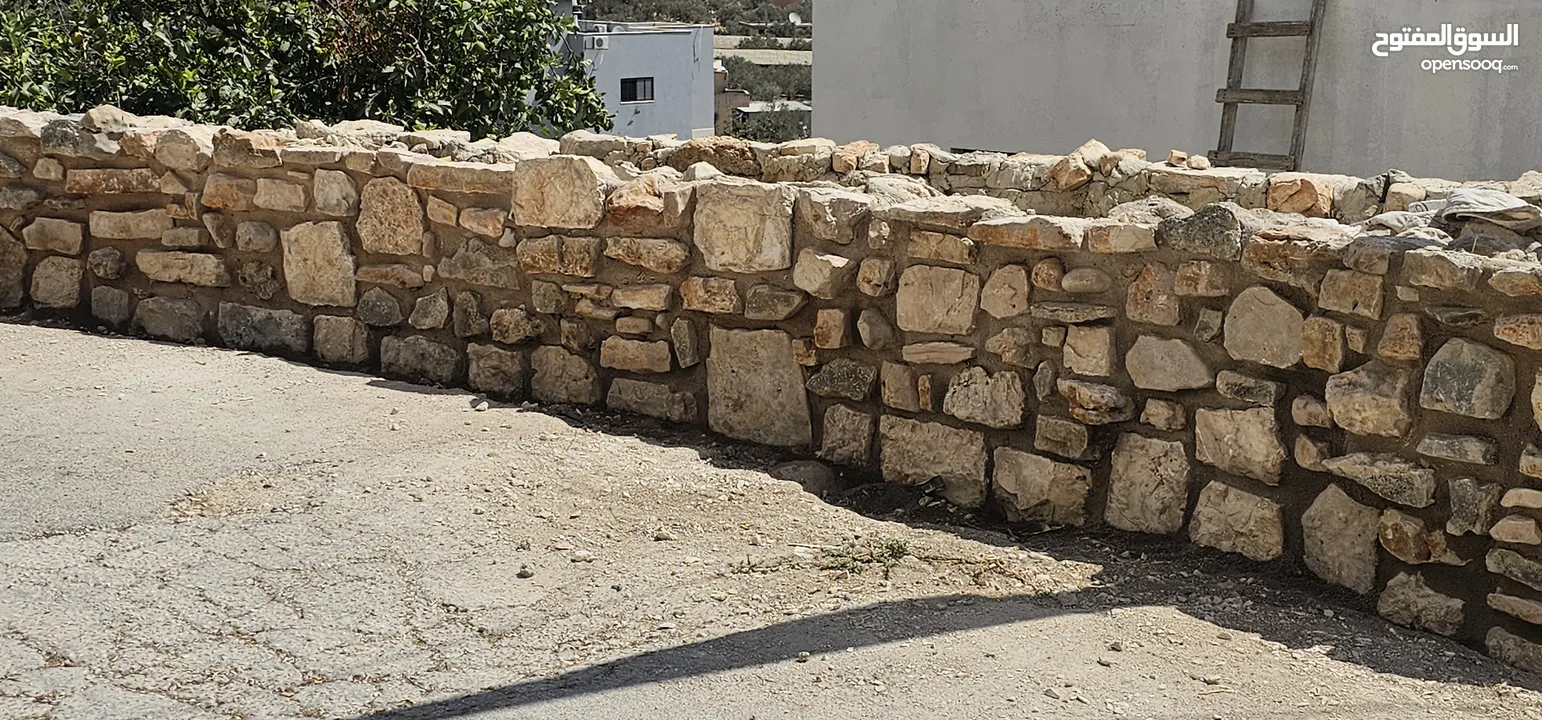 بناء حجر طبيعي