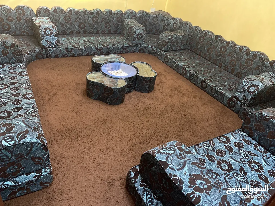 بيت بسعر شقة - بسعر مغري.. الزرقاء-الزواهره-حي جبر ، يوجد فيه بلكونه و حديقة ، التواصل للجادين فقط