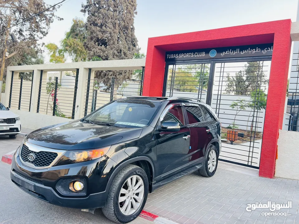 كيا سورنتو 4×4 بوضع الشركه