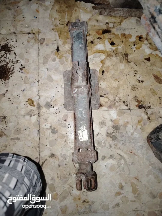 رافع سياره ومفتاح عجل