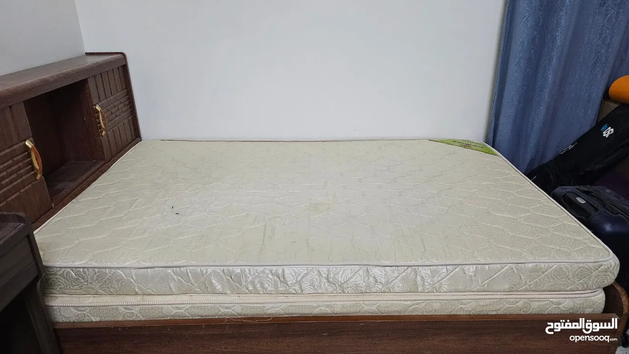 Large Size Single Bed