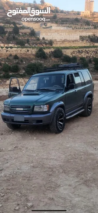 ايسوزو تروبر 1999