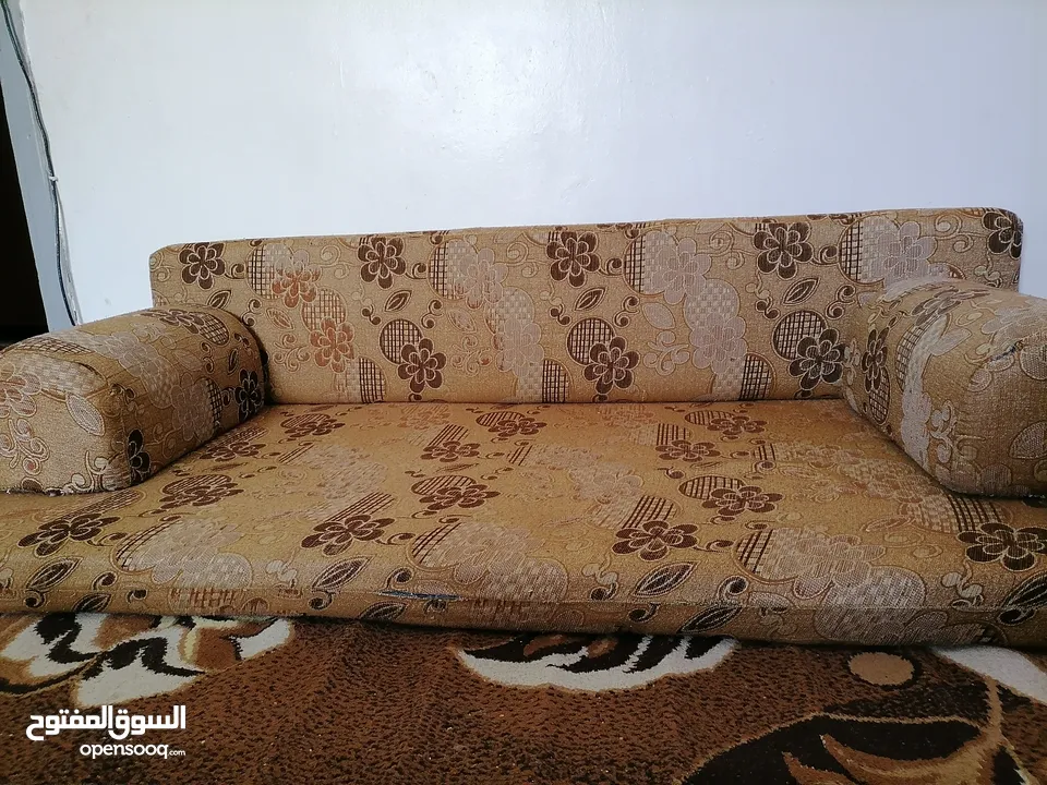 جلسة عربية 4 فراش مع 4مراكي و4 مساند ضهر مستعمل نضيف