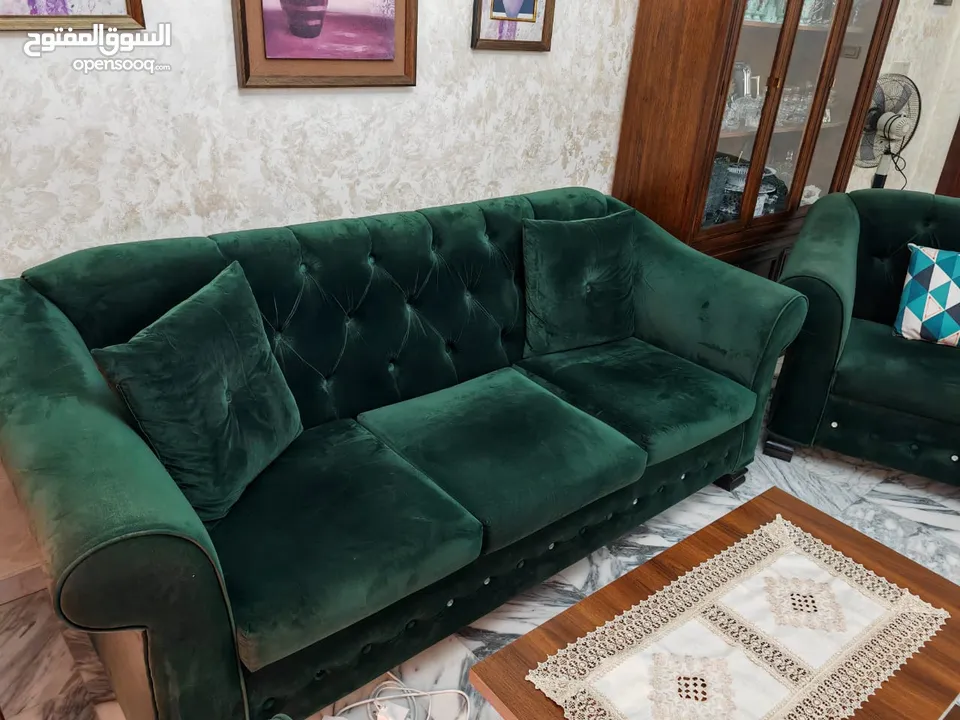 طقم كنب 7 مقاعد بحالة ممتازة