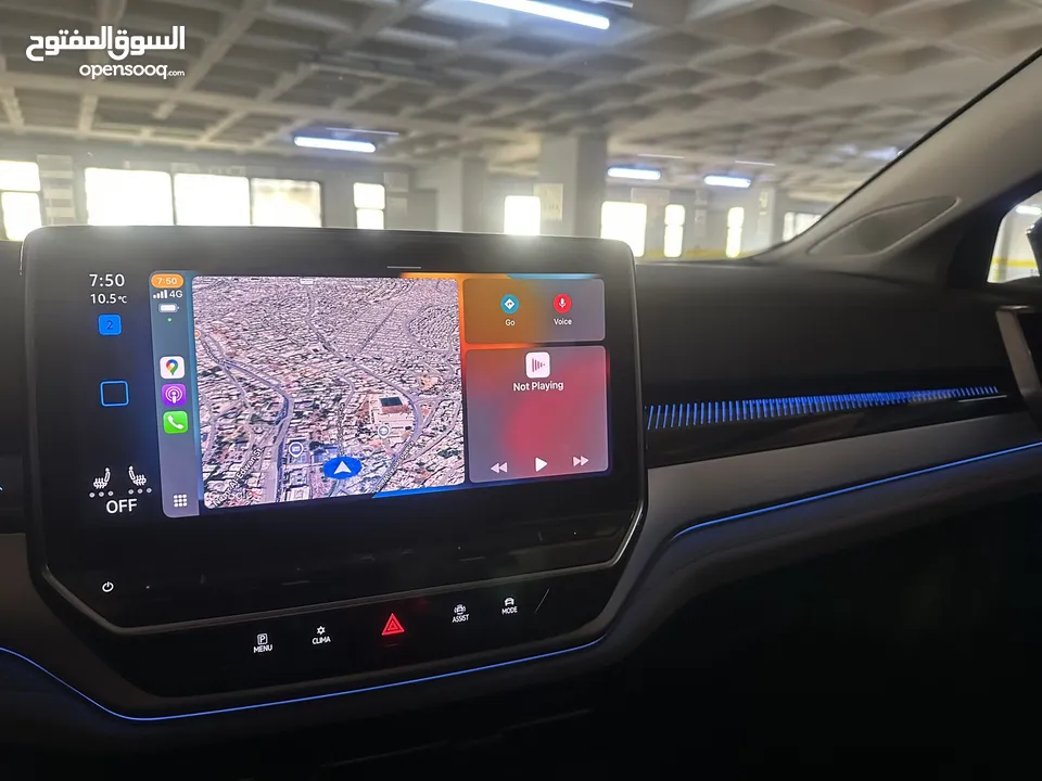 Id.6 crozz pro  2023  فتحة متحركة وبروجكتر وخمس كاميرات جمرك جديد بحالة الوكالة