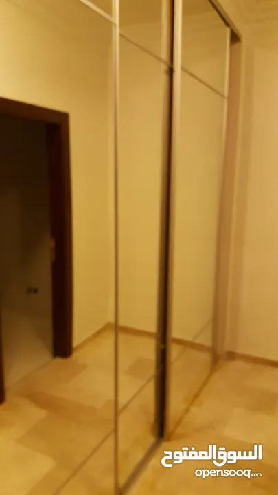 شقه مع روف مميزه للبيع
