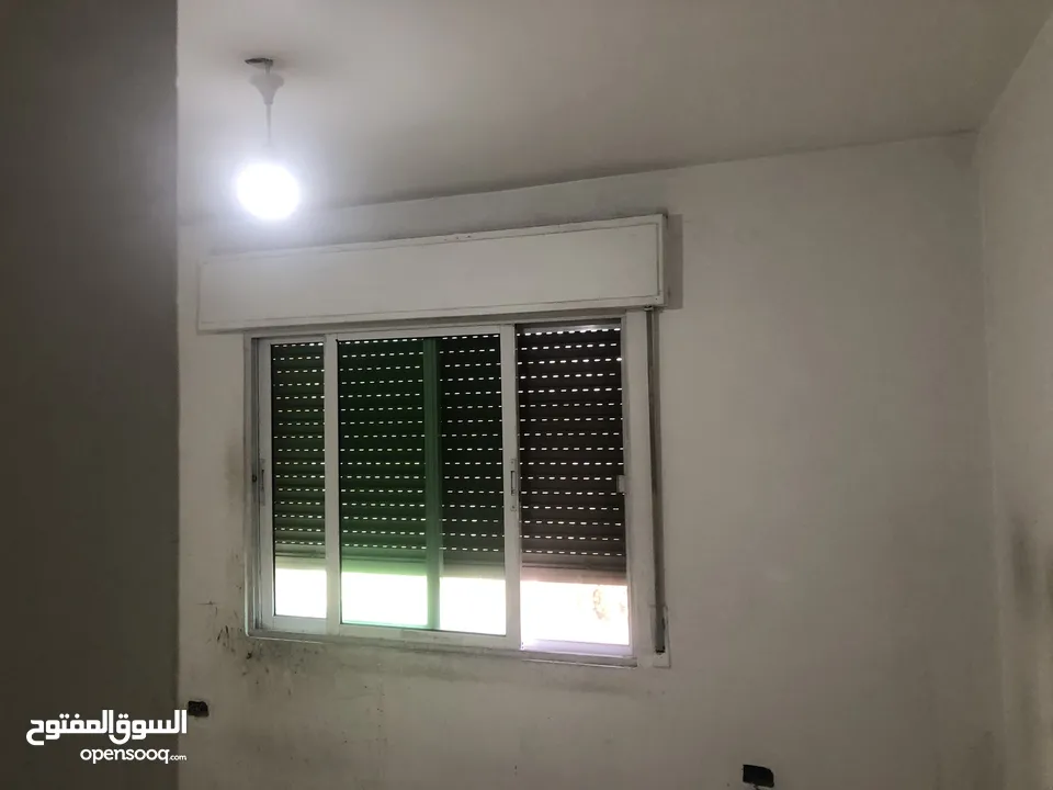 Empty apartment for Rent