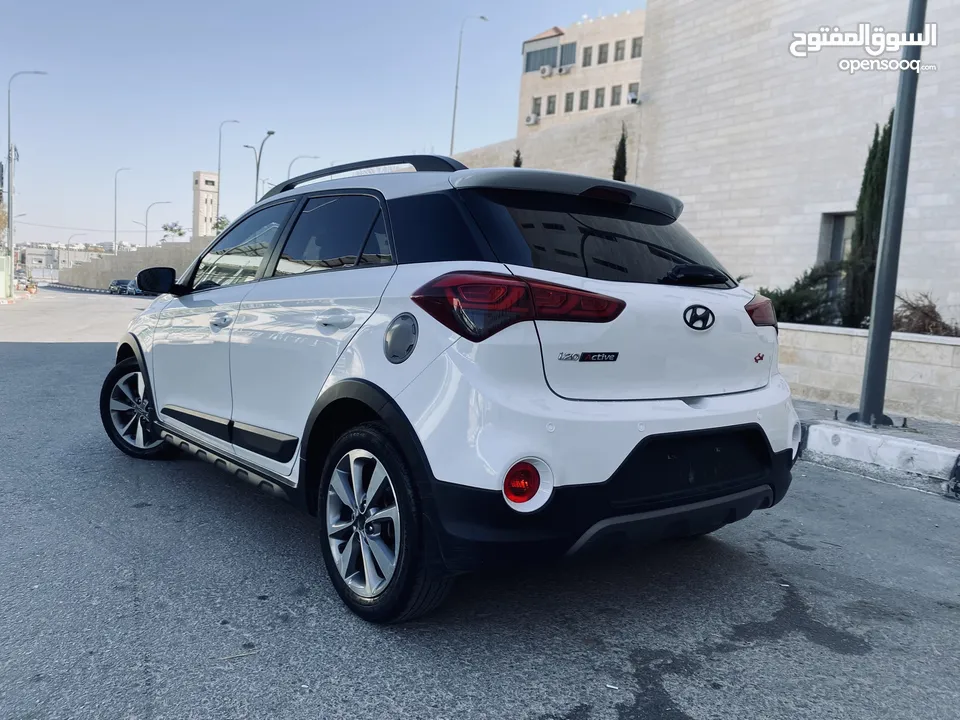 ميني جيب مميز من هيونداي i20 Active للبيع